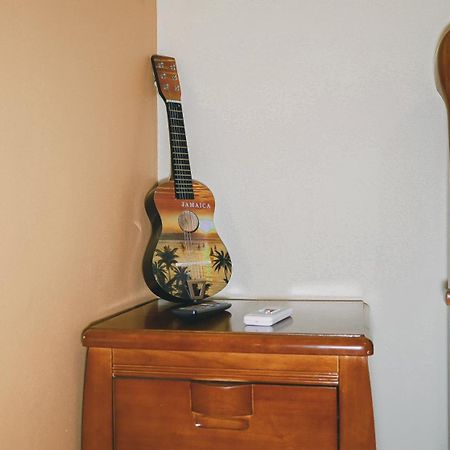 Incognito Culture Rooms Кингстон Экстерьер фото